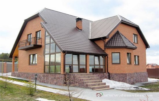 Дом из кирпича